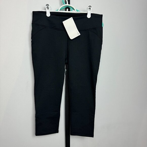 NWT - Fabletics Capris - Size L - Picture 2 of 8